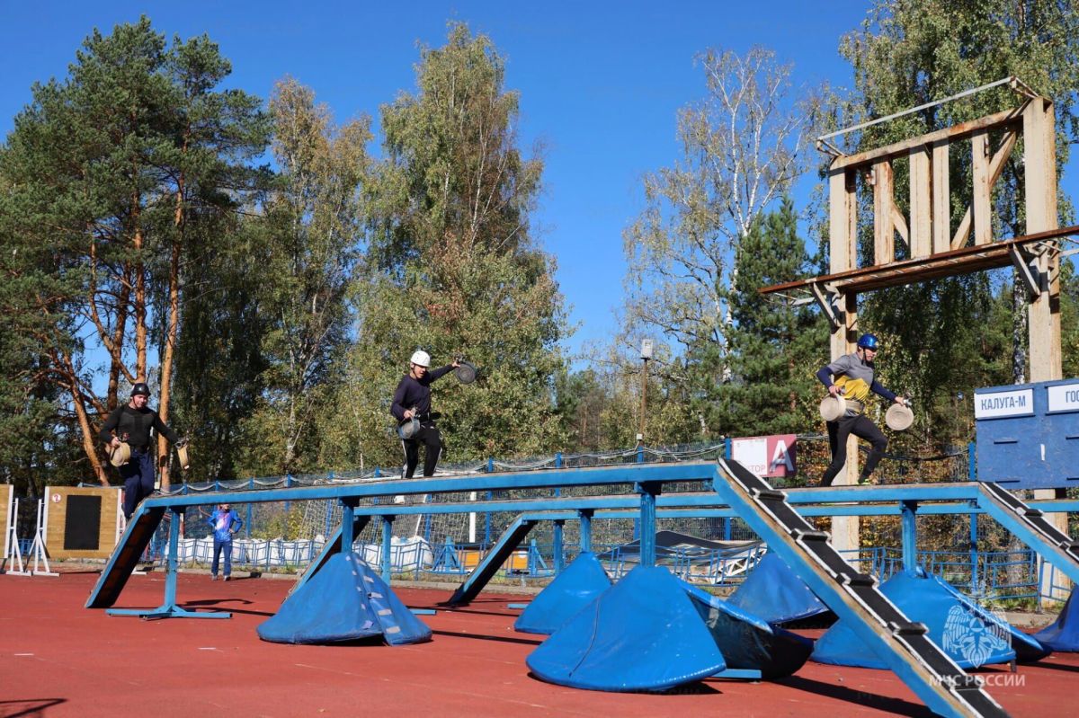 Соревнования по пожарно-спасательному спорту прошли в Калуге Соревнования по пожарно-спасательному спорту прошли в Калуге