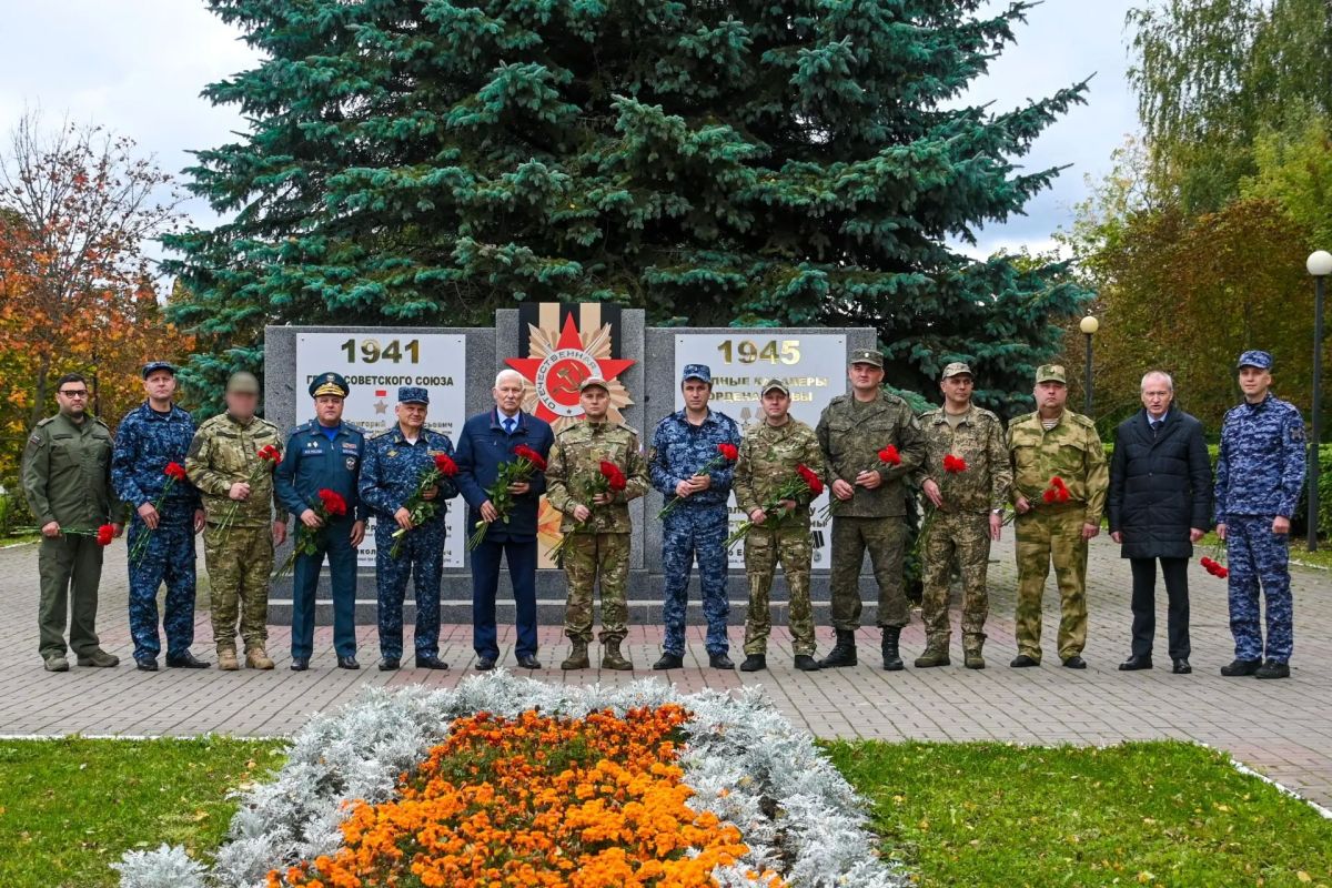 Заместитель руководителя следственного управления принял участие в торжественной церемонии в память о защитниках Родины в годы Великой Отечественной войны Заместитель руководителя следственного управления принял участие в торжественной церемонии в память о защитниках Родины в годы Великой Отечественной войны