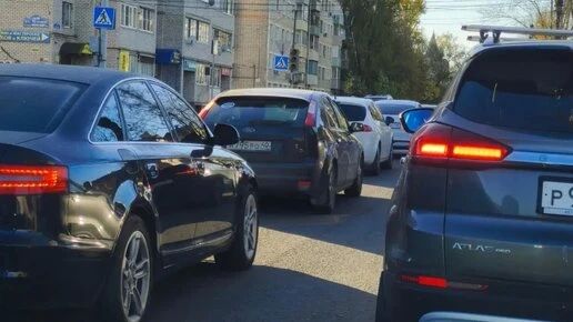 В Калуге светофоры на оживленном перекрестке отключили на три дня