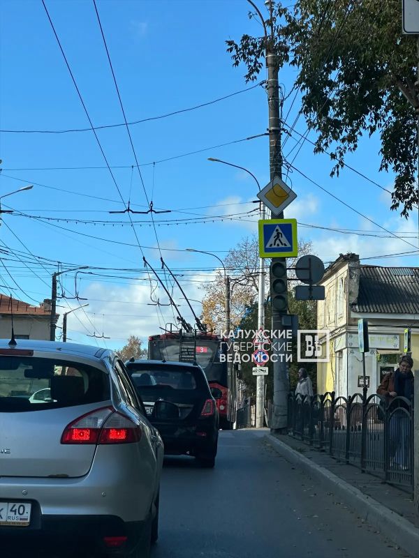 Уже четвертый день не работает светофор в Калуге Уже четвертый день не работает светофор в Калуге