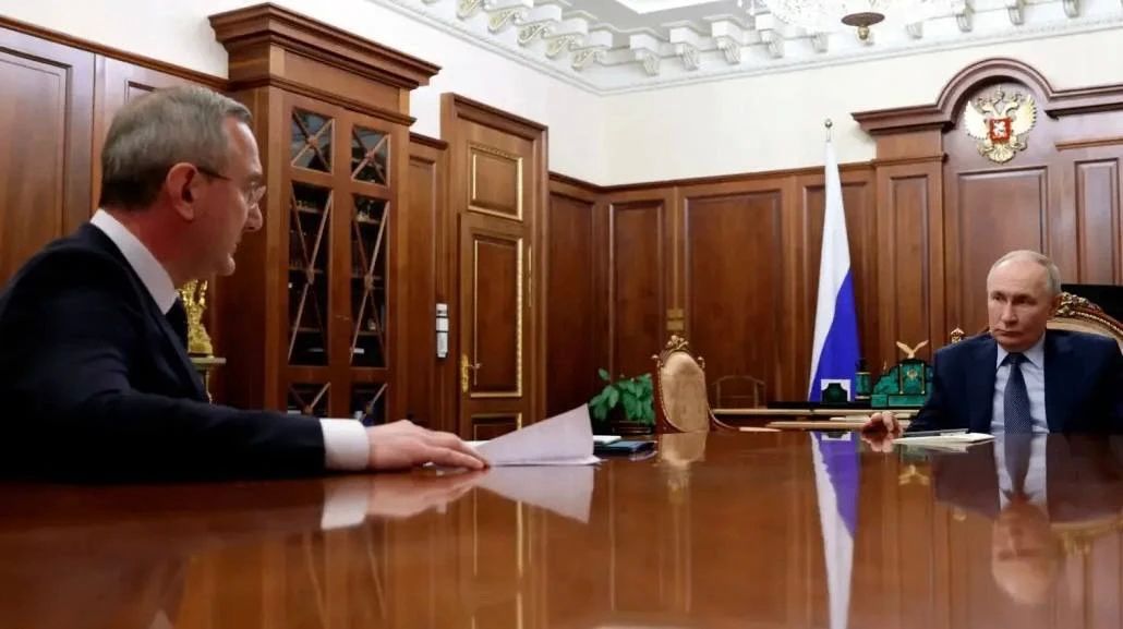 Владислав Шапша поздравил Владимира Путина с днем рождения Владислав Шапша поздравил Владимира Путина с днем рождения