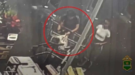 В Калуге задержали двух девушек за кражу в гипермаркете