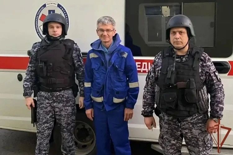 В Калуге росгвардейцы помогли медикам госпитализировать агрессивно настроенного пациента В Калуге росгвардейцы помогли медикам госпитализировать агрессивно настроенного пациента