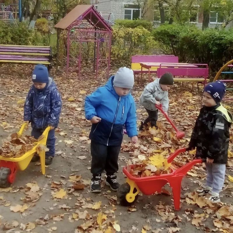 Маленькие исследователи: в детских садах Калуги малыши изучают осень Маленькие исследователи: в детских садах Калуги малыши изучают осень