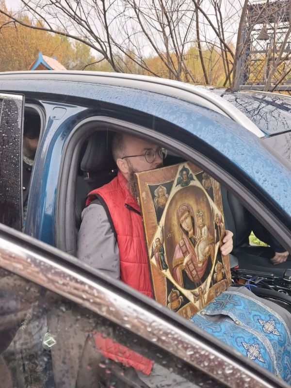 В Калуге священники совершили «автомобильный крестный ход» для защиты от беспилотников