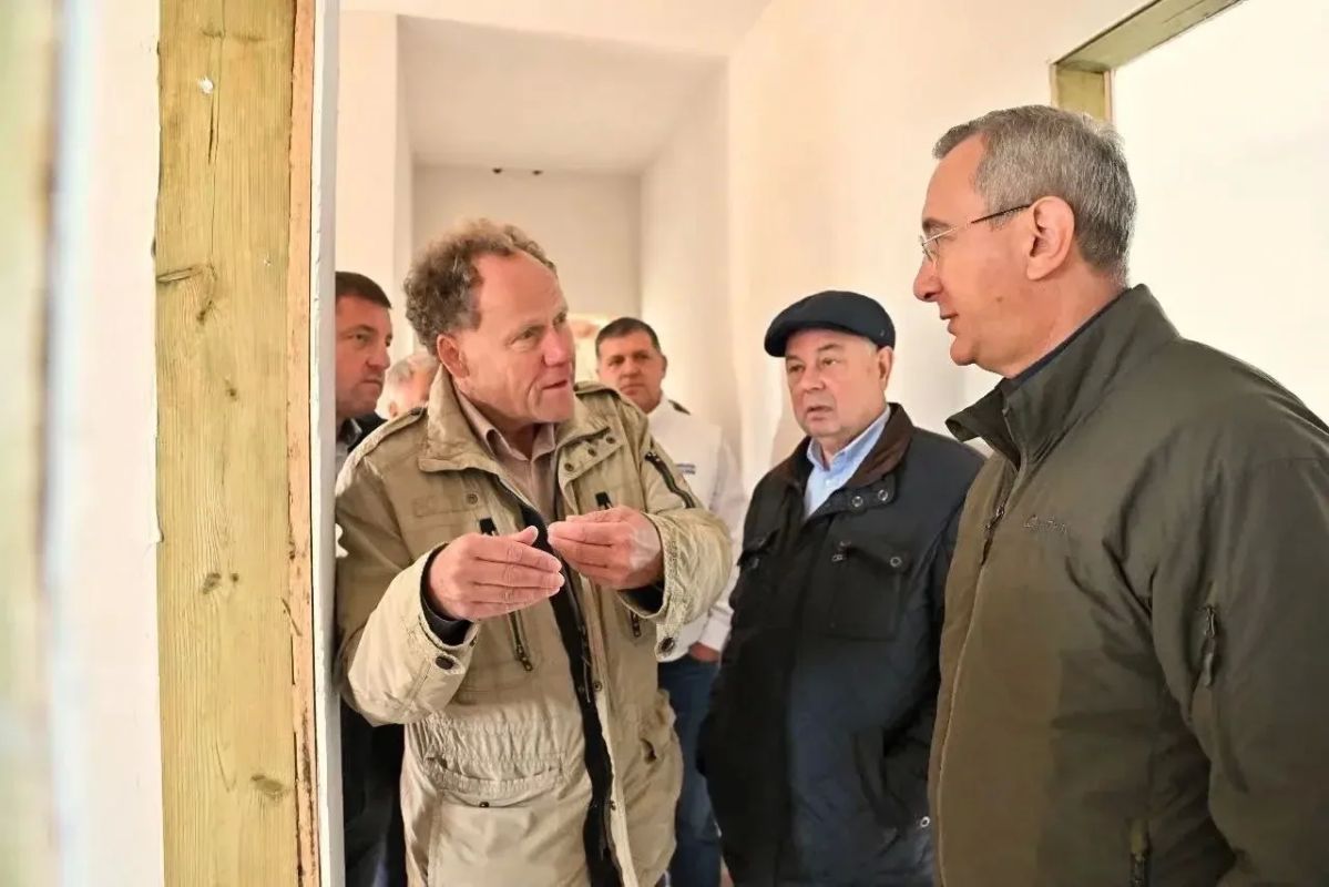 Владислав Шапша: На форуме в диалоге с Президентом Владимиром Путиным Штефан Дюрр, председатель комитета «Деловой России» по молочному животноводству, поднял ключевые для отрасли вопросы Владислав Шапша: На форуме в диалоге с Президентом Владимиром Путиным Штефан Дюрр, председатель комитета «Деловой России» по молочному животноводству, поднял ключевые для отрасли вопросы