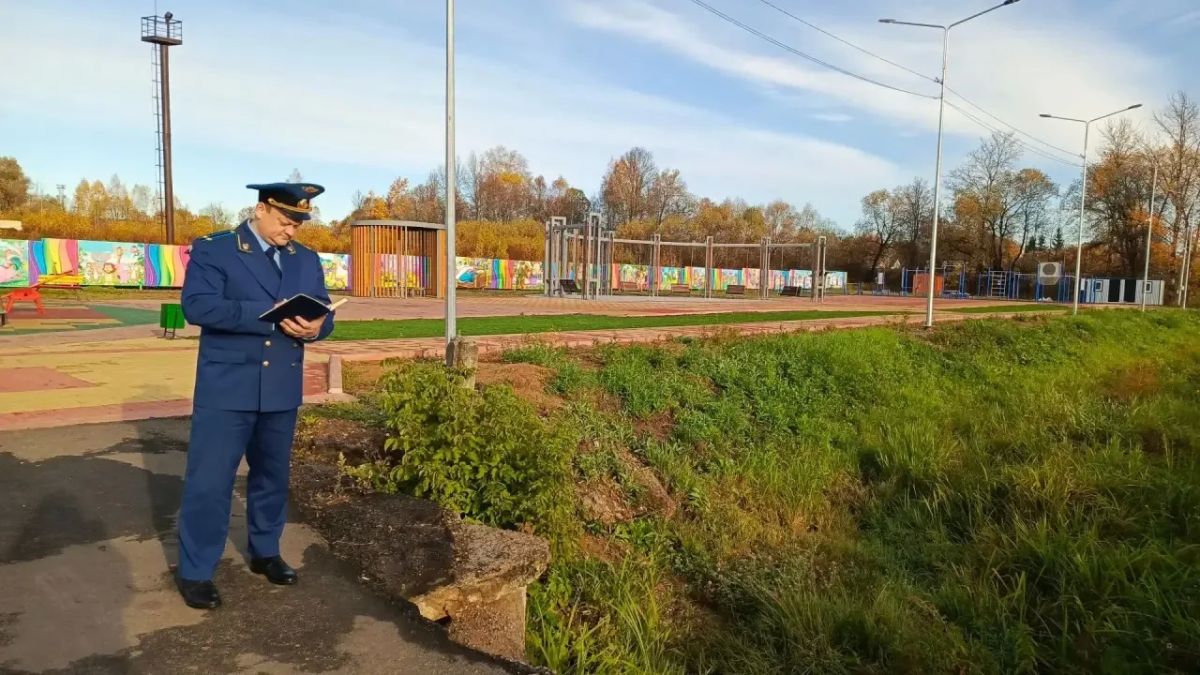 Прокурор области Константин Жиляков провел личный прием граждан Спас-Деменского муниципального округа Прокурор области Константин Жиляков провел личный прием граждан Спас-Деменского муниципального округа