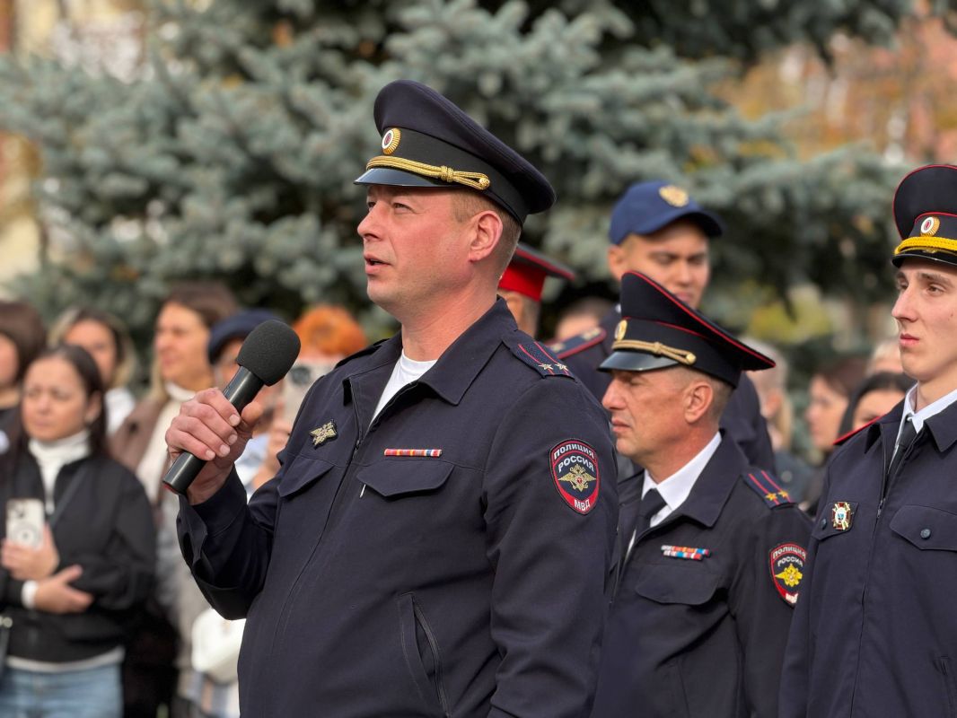 В Калуге сотрудники полиции приняли участие в церемонии принятия присяги кадетами В Калуге сотрудники полиции приняли участие в церемонии принятия присяги кадетами