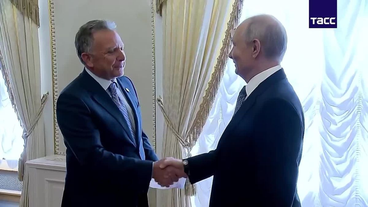 Президент Владимир Путин провел встречу со спецпосланником США Стивом Уиткоффом в Санкт-Петербурге