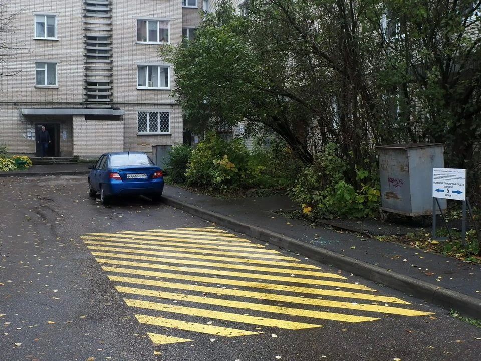 В Калужской области начали наносить разметку у контейнерных площадок