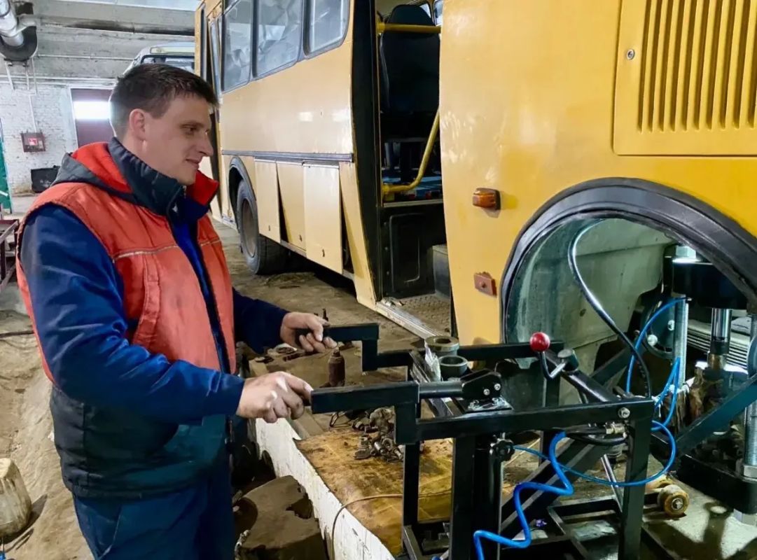 Владислав Шапша: Сегодня День работника автомобильного и городского пассажирского транспорта Владислав Шапша: Сегодня День работника автомобильного и городского пассажирского транспорта