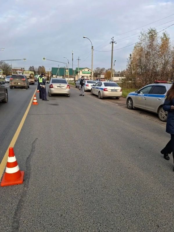 В Боровском муниципальном округе сотрудники Госавтоинспекции совместно с судебными приставами провели рейд «Дорожный пристав» В Боровском муниципальном округе сотрудники Госавтоинспекции совместно с судебными приставами провели рейд «Дорожный пристав»