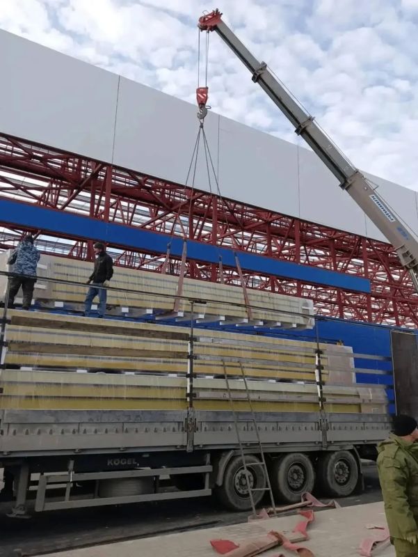В футбольном манеже в Калуге установят витражи