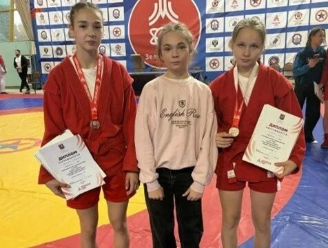 Две "бронзы" всероссийских соревнований взяли калужские самбистки