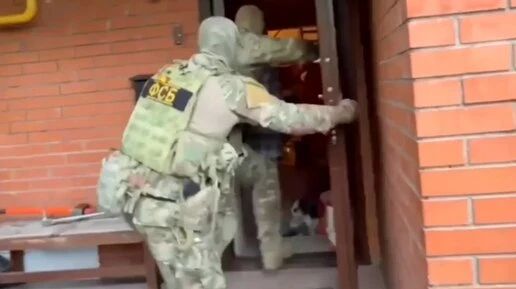 В Обнинске задержали мужчину за поджог дома и вовлечение подростка в преступную группу