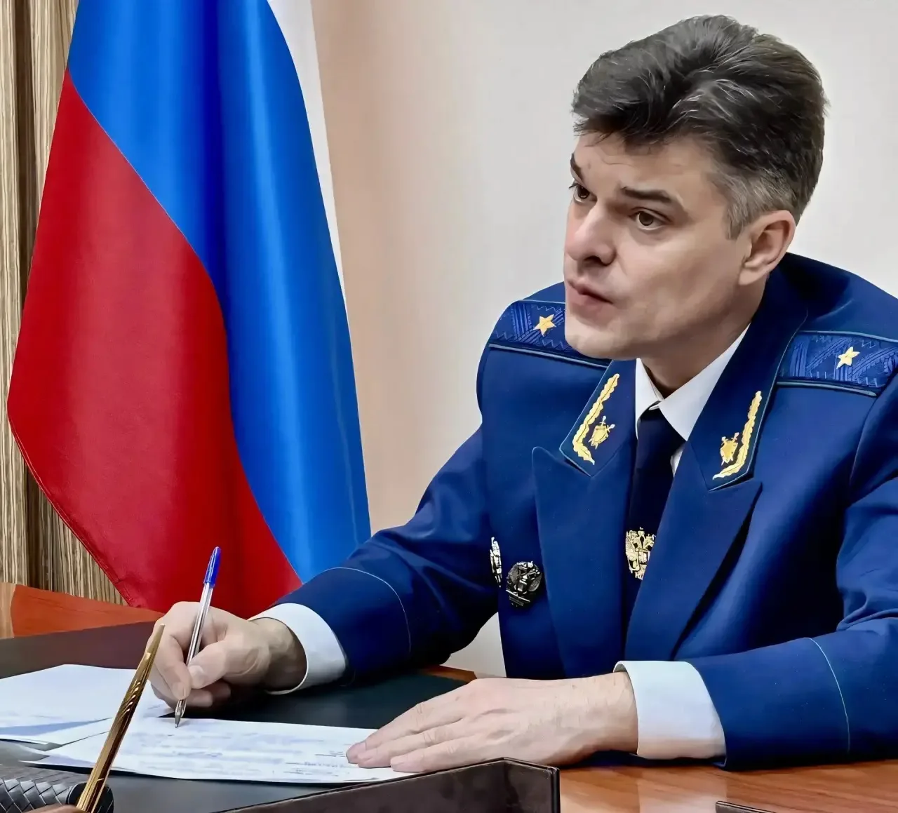 По иску прокурора Калужской области Константина Жилякова в доход государства обращено имущество бывшего сотрудника полиции стоимостью более 17,8 млн рублей, приобретенного на доходы, законность происхождения которых он не...