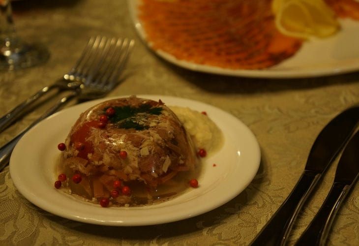 Что делать, если холодец не застыл за ночь: хитрый кулинарный трюк