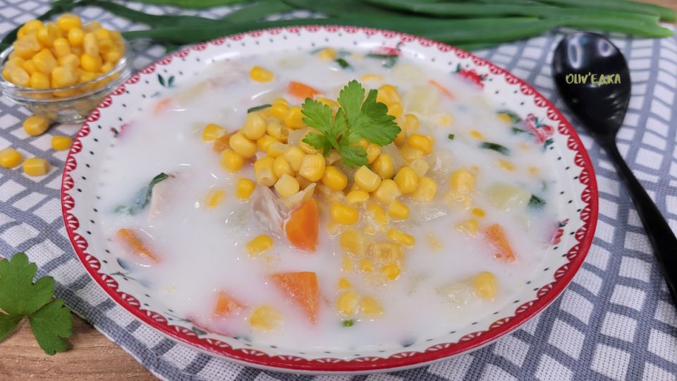 Легкий суп с курицей и кукурузой: идеальный рецепт на летний обед