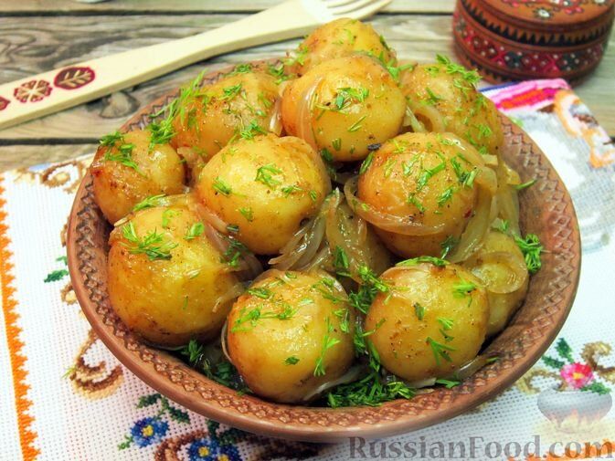 Молодая картошка: восемь аппетитных рецептов, которые украсит ваш стол