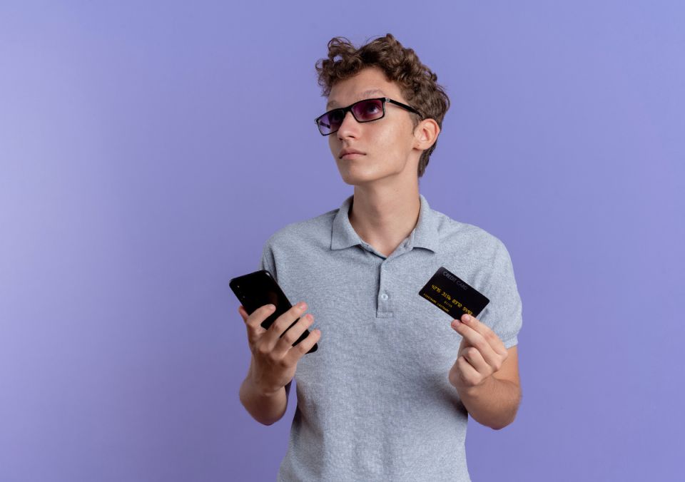 Когда банк превращает ваши сбережения в музей: хроники замороженных счетов