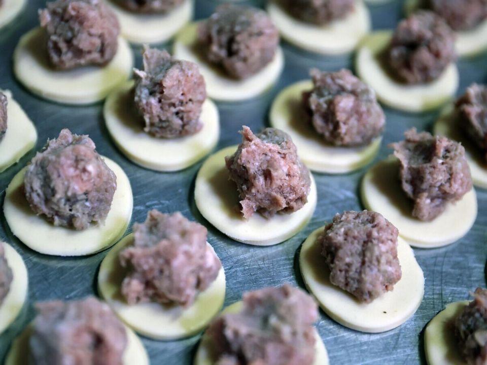 Как правильно выбрать мясные полуфабрикаты: советы от Роспотребнадзора