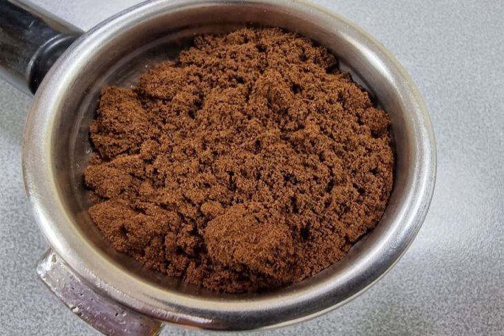 Никогда не выбрасывайте гущу от кофе: вот как ее используют смекалистые хозяйки