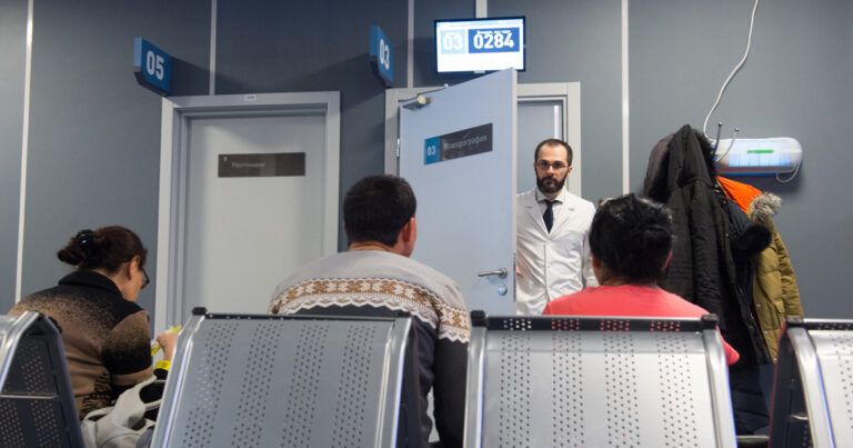 Новый пакет инициатив по миграции: медицинские проверки и наказания для иностранцев