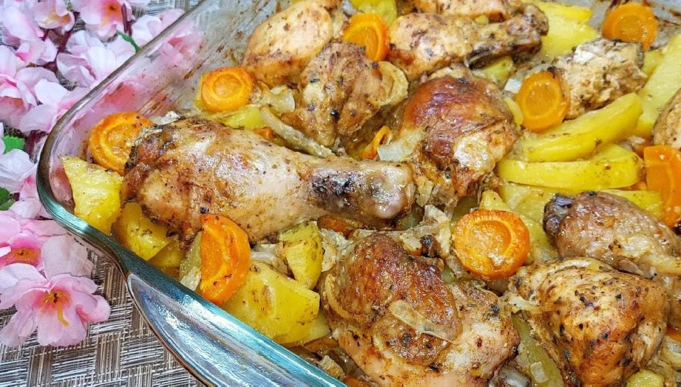 Курица с картошкой: простой и аппетитный рецепт на ужин