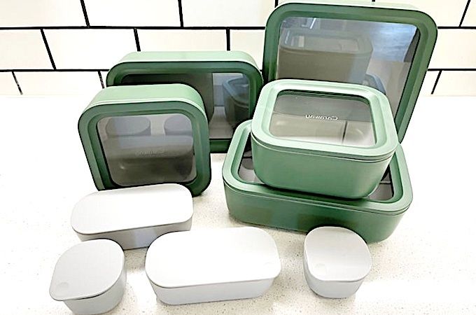 Продукты, которые лучше не хранить в пластиковых контейнерах