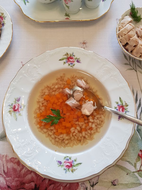 Нежное консоме из кролика по рецепту Эскофье